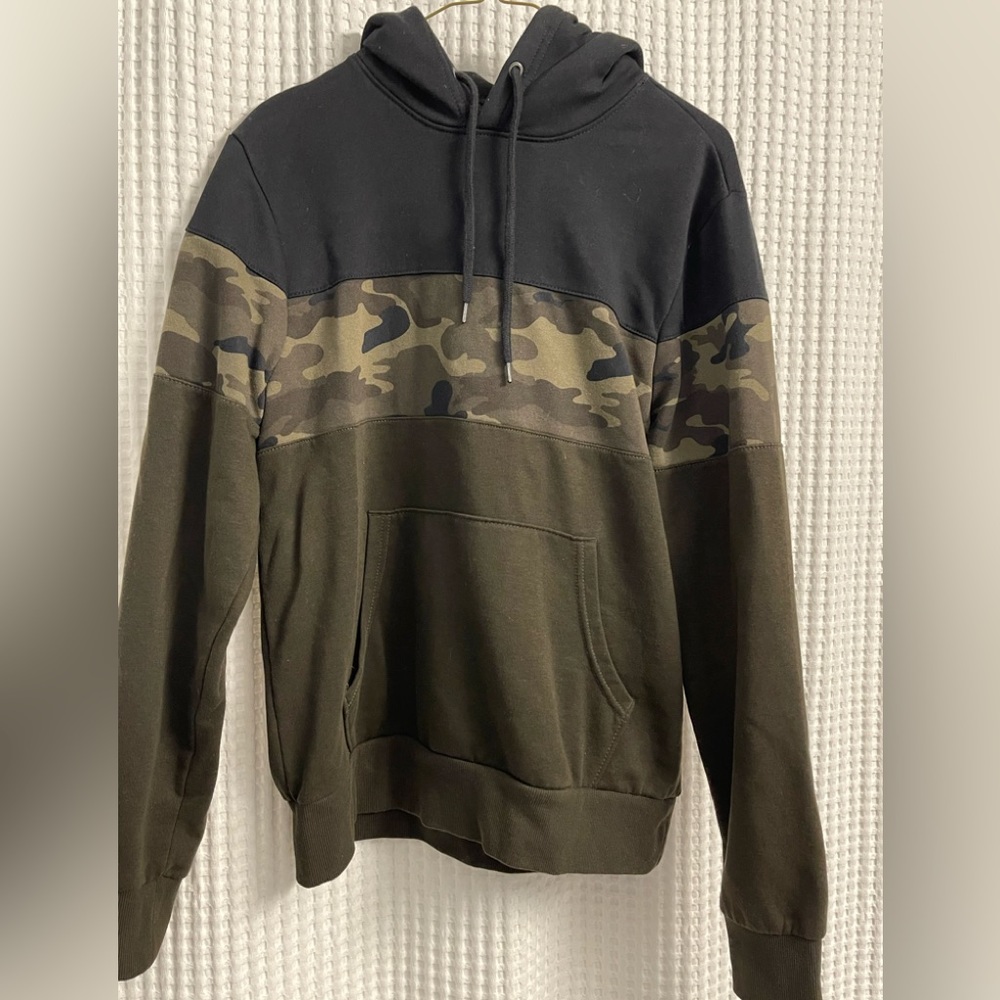 Mens Camo Hoodie | Size Small